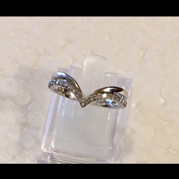 White Diamonds (Kay’s) - Picture 6 of 8